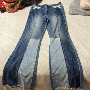 Size 29 (small) jeans brand new with tag from Francesca’s